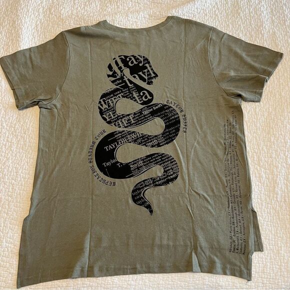 Taylor Swift Reputation Olive Green Snake Pocket Tee Medium - Picture 7 of 11